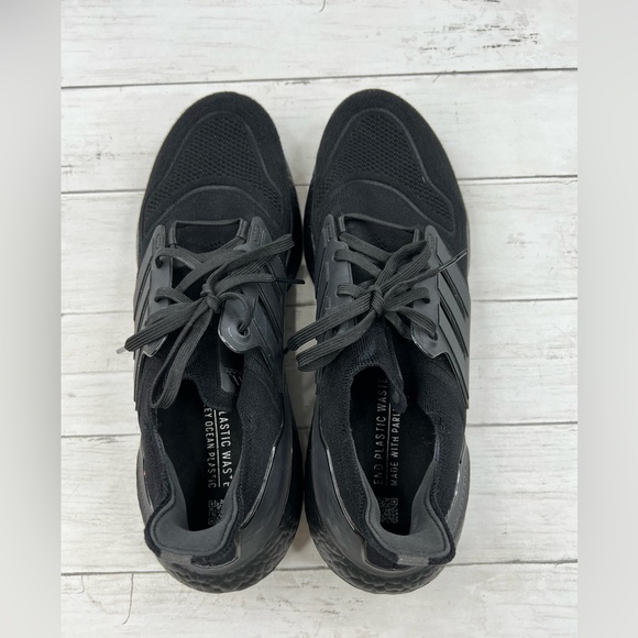 Adidas UltraBoost 22 Men’s Size 11 Triple Black Shoes Sneakers - Picture 8 of 12